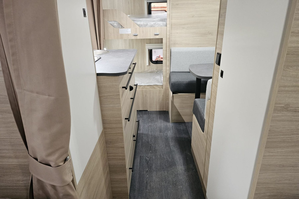 interior-caravana-walabicamper