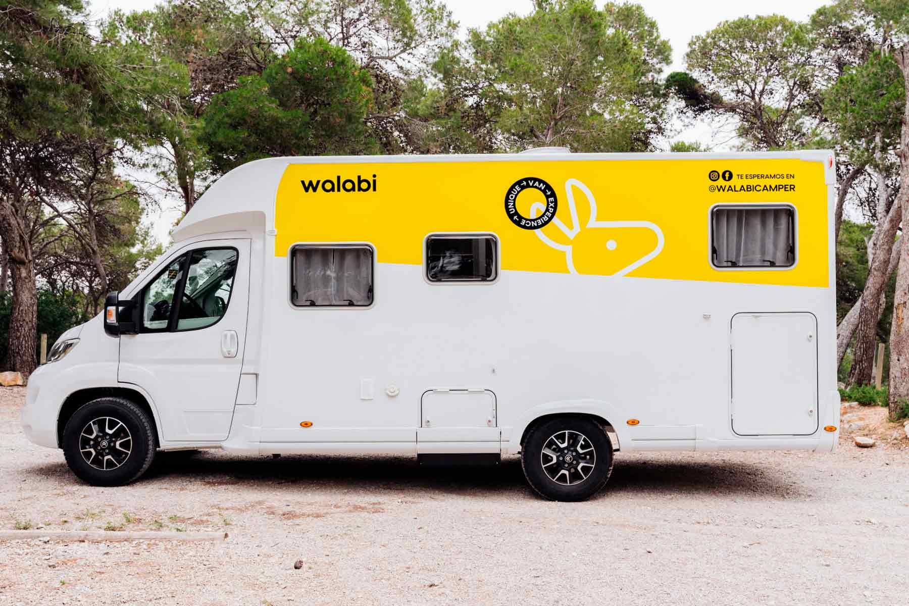 2-alquiler-autocaravana-perfilada-mooveo-walabi-camper.jpg-2440x1627