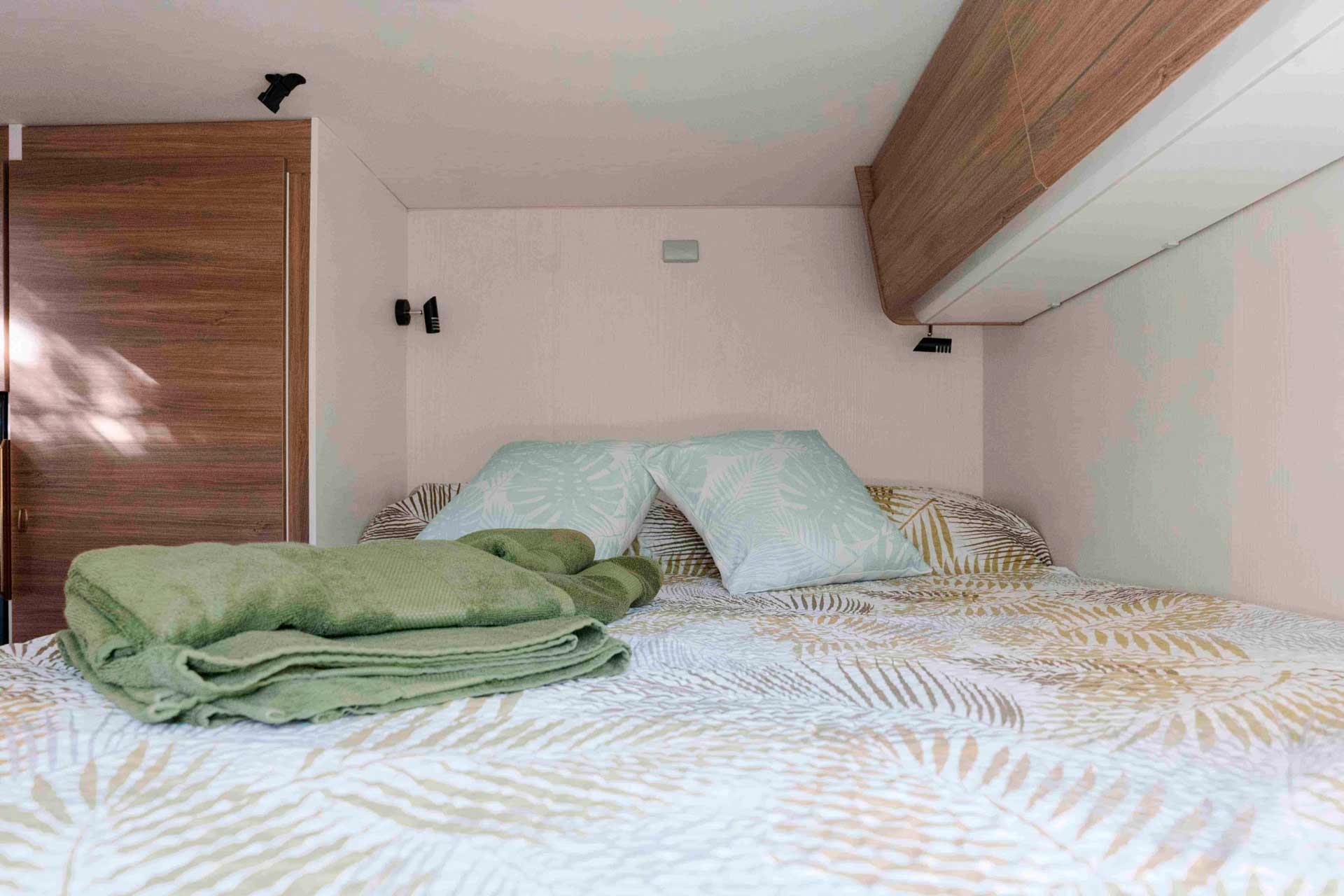 _autocaravana-capuchina-cama-6pax-21-2440x1627_autocaravana-capuchina