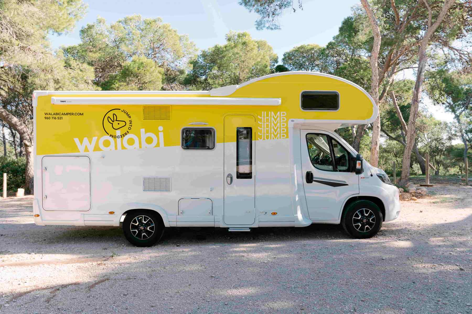 _autocaravana-capuchina-pilote-6pax-2440x1627