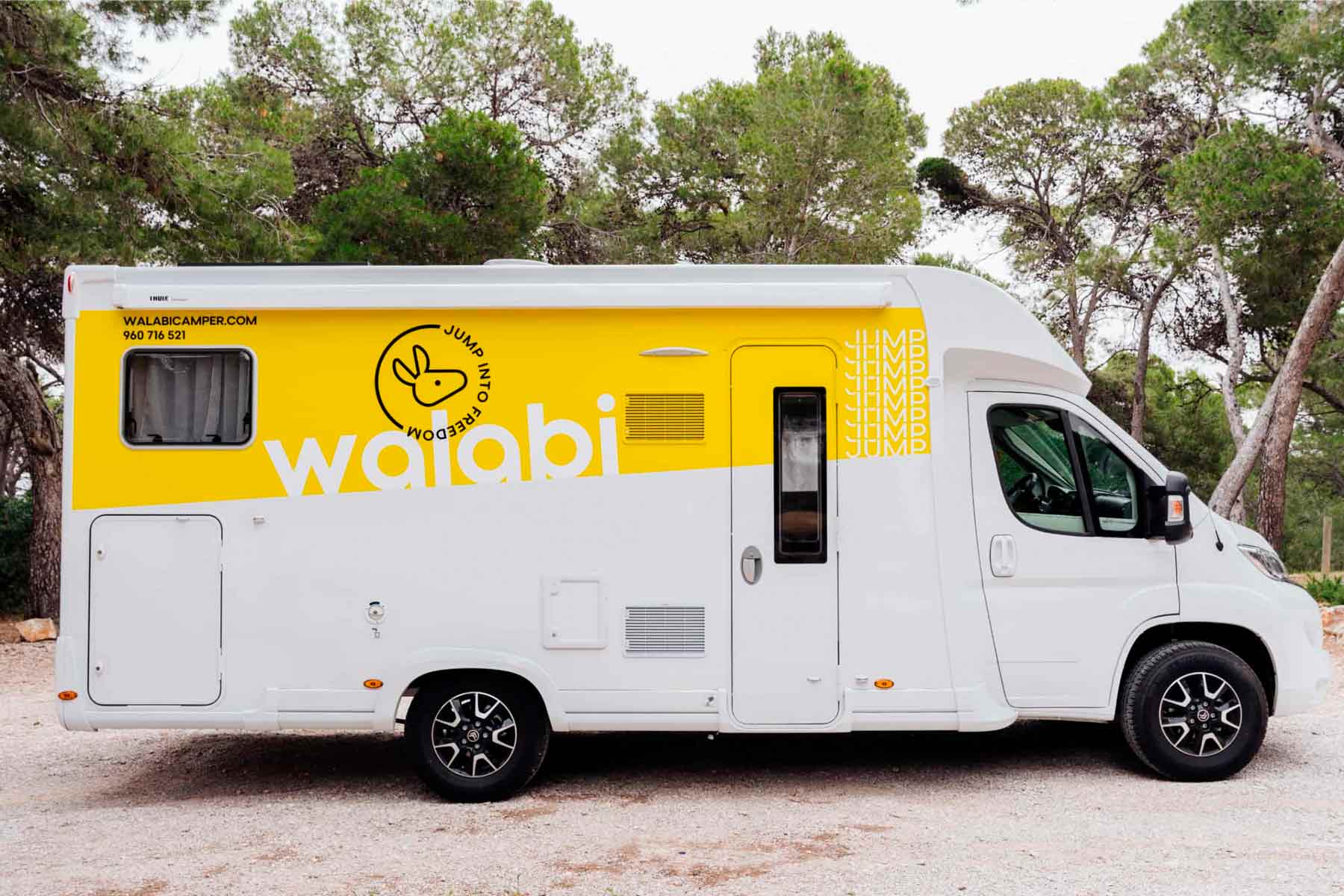 autocaravana-perfilada_mooveo-232-1-2440x1627